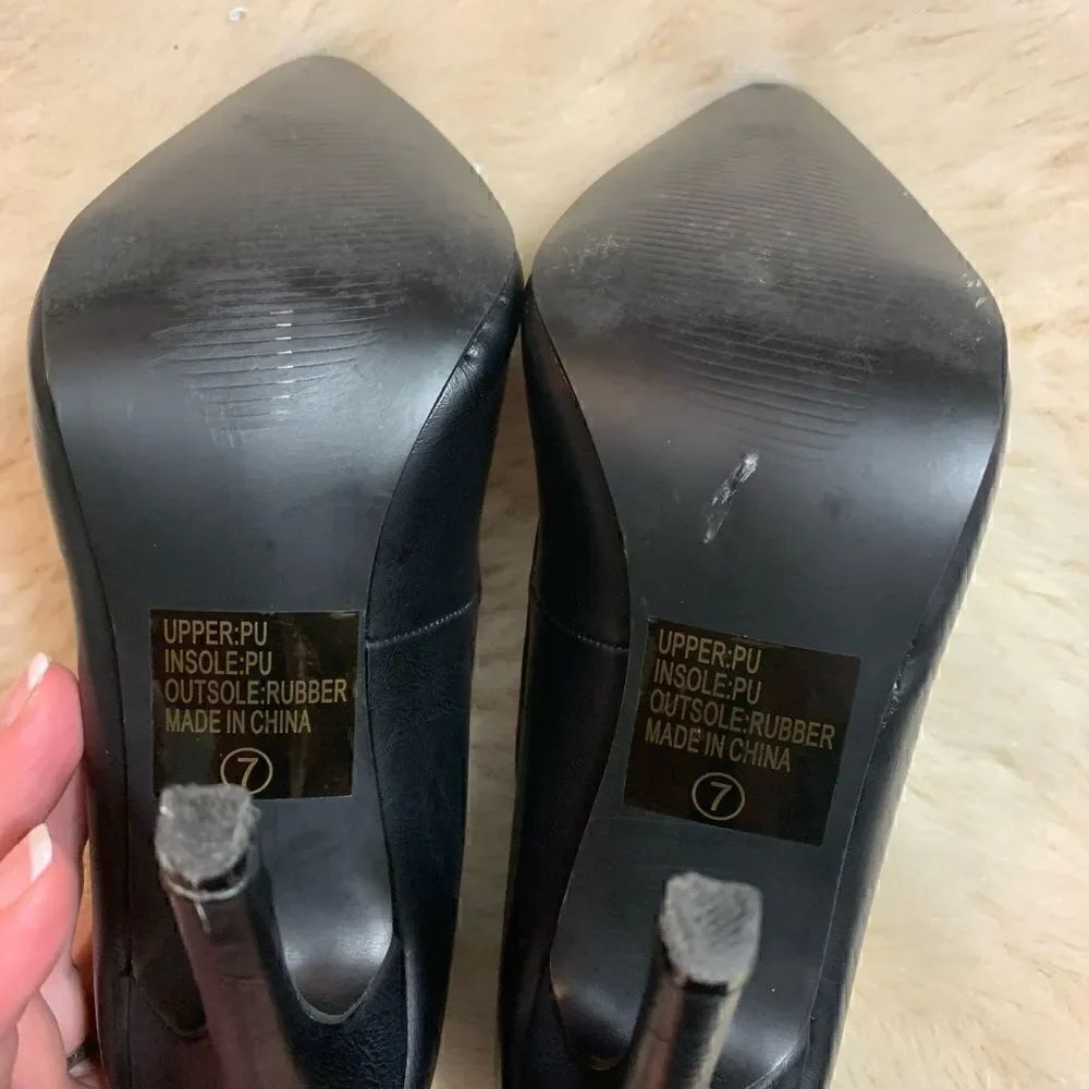 Journee Collection Black Heels size 7 - Picture 6 of 8